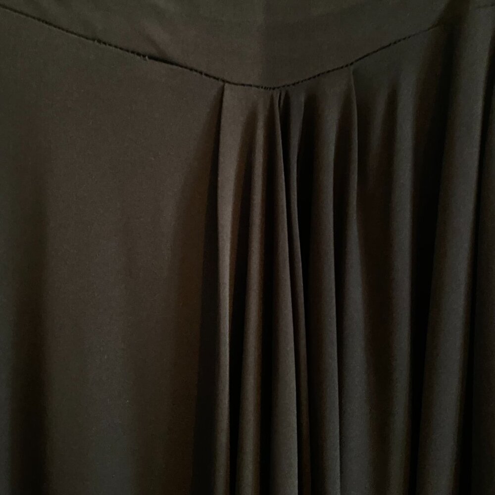 Michael Kors Black Flowing Asymmetric Hem Midi Skirt with Gathered Ruffle Pleats - Picture 2 of 6